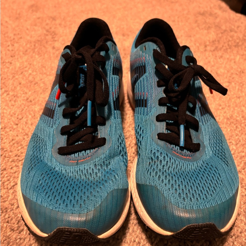 New Balance Women’s 1400 Size 8